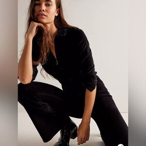Free People Jayde Cord Flare Jumpsuit Size Large 🖤🖤